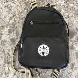 Thirty one pebble backpack